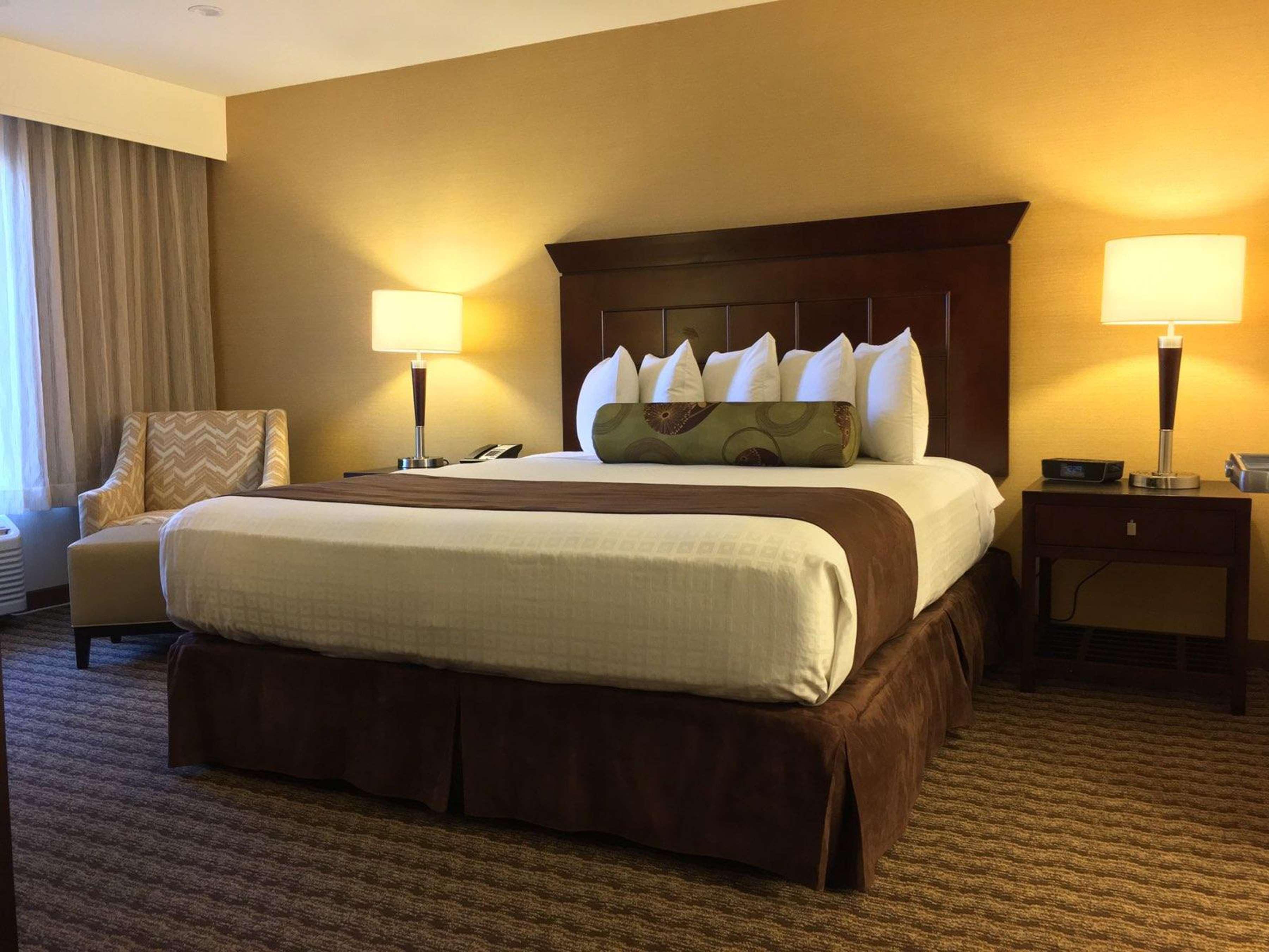 Western Carriage Hotel 4*