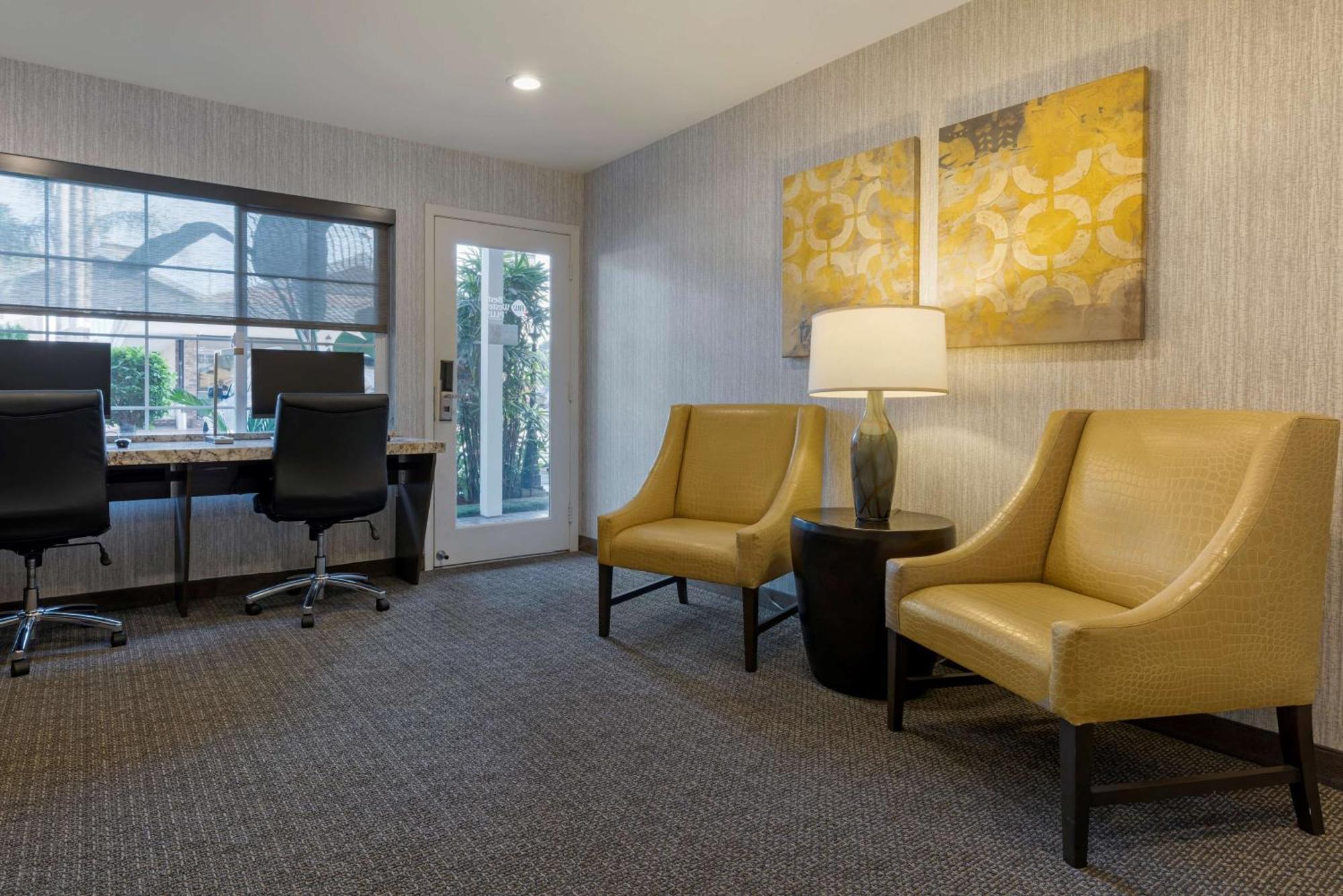 Western Carriage 4* Los Angeles