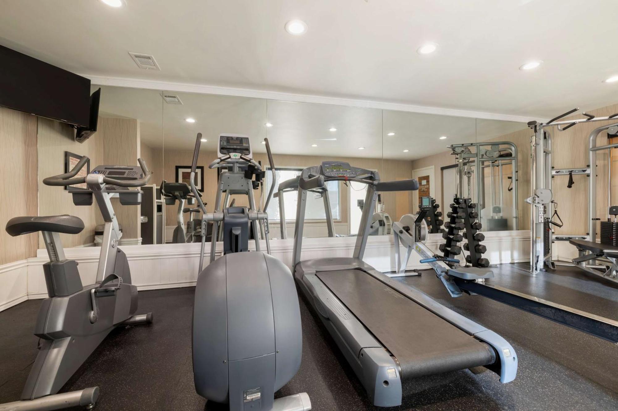 Western Carriage Hotel 4*