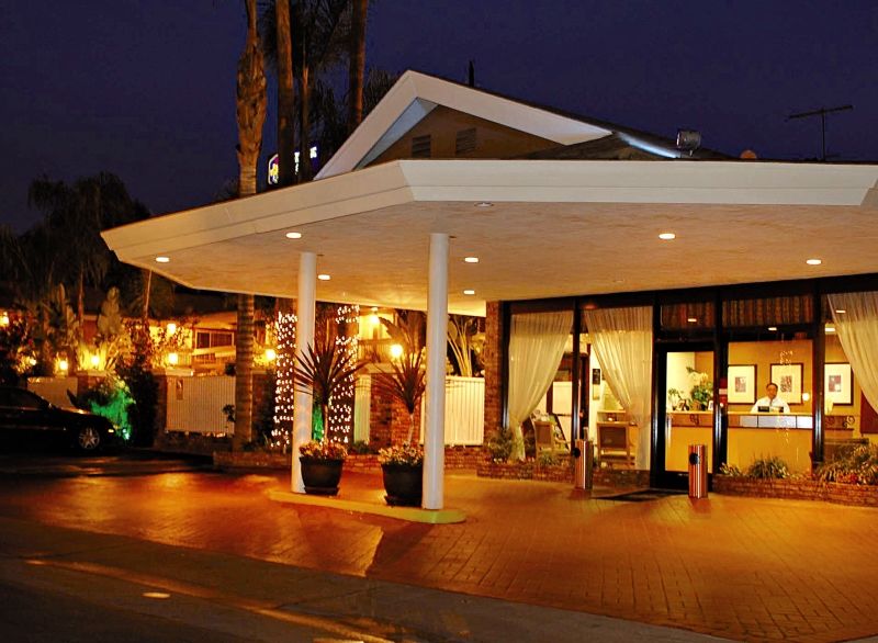 Western Carriage Hotel 4*