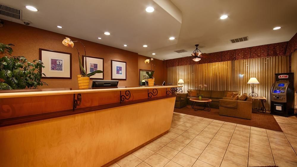 Western Carriage Hotel 4*